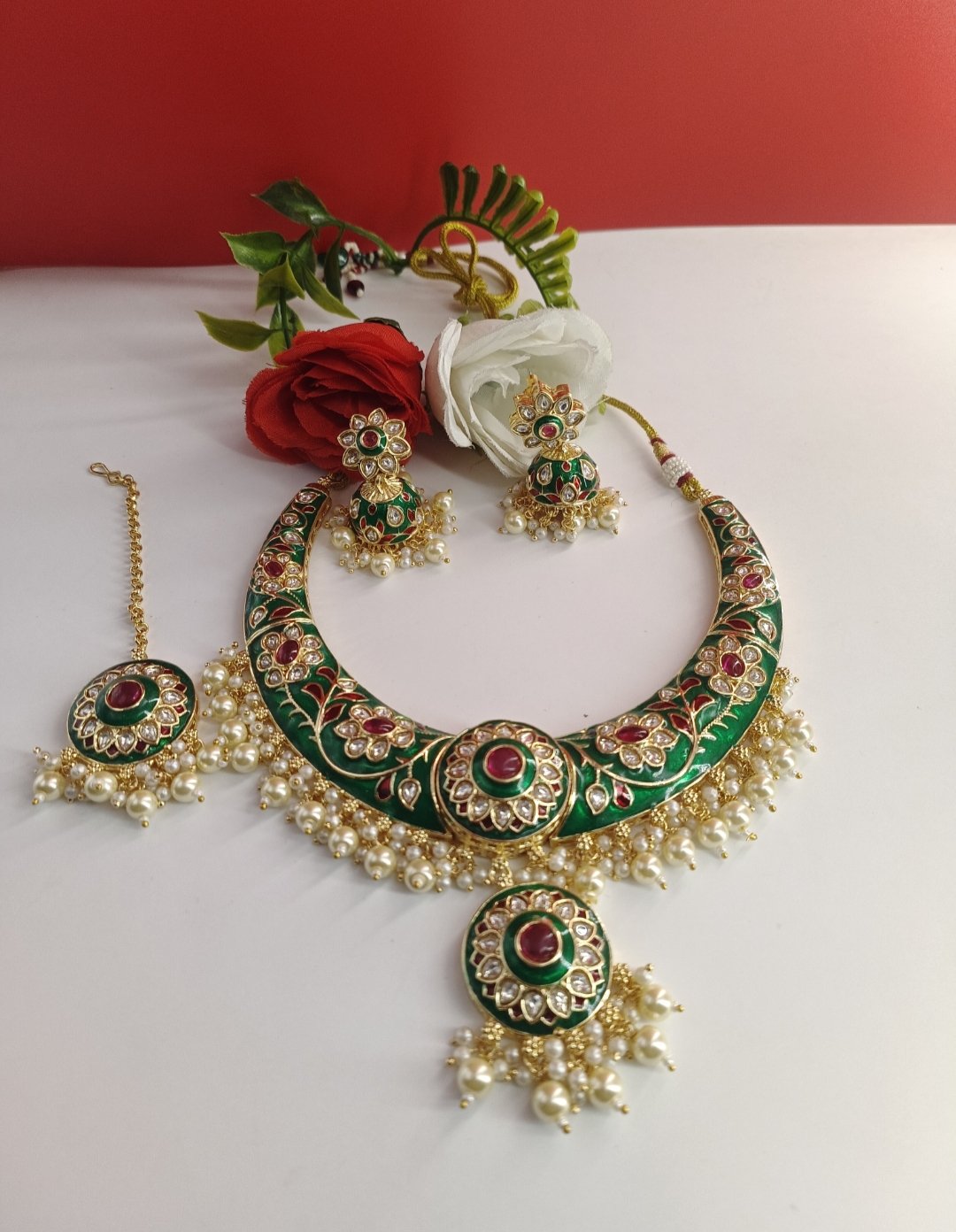 Oplus_131072 Royal Brass Gold Necklace Set for women - Image 1