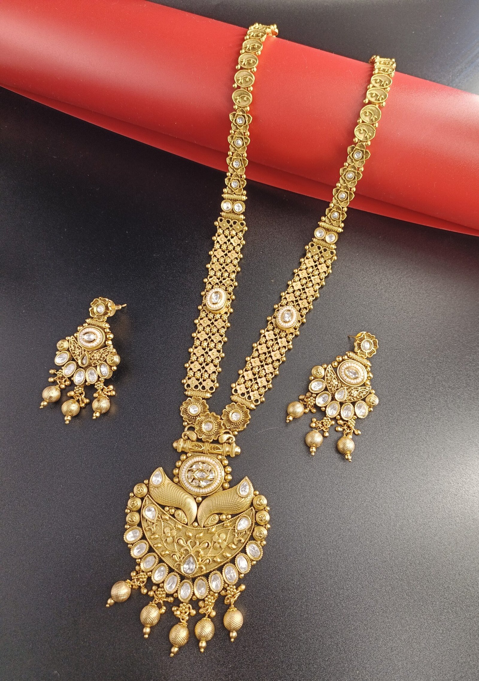Oplus_131072 Elegant Rajwadi Gold-Plated Necklace for women. - Image 1