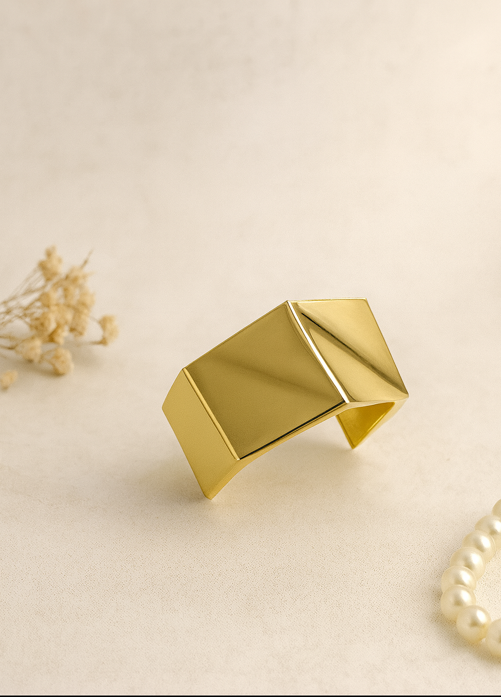 IMG_20251229_110427 Elegant Anti-Tarnish Bracelet for Daily Wear. - Image 1