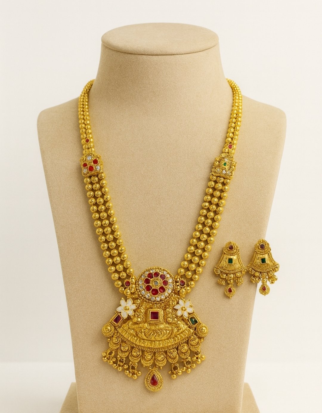 Oplus_131072 Designer Royal Look Brass Gold Necklace for women. - Image 1