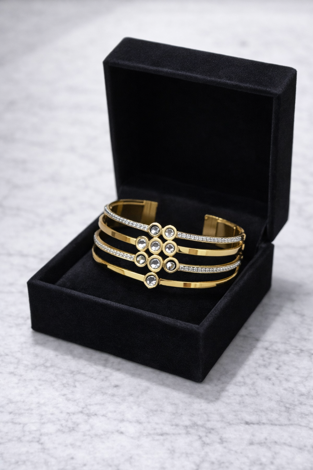 file_000000003294723094a0aa0c39bb3527 Crystal Bloom Anti-Tarnish Bracelet for women. - Image 1