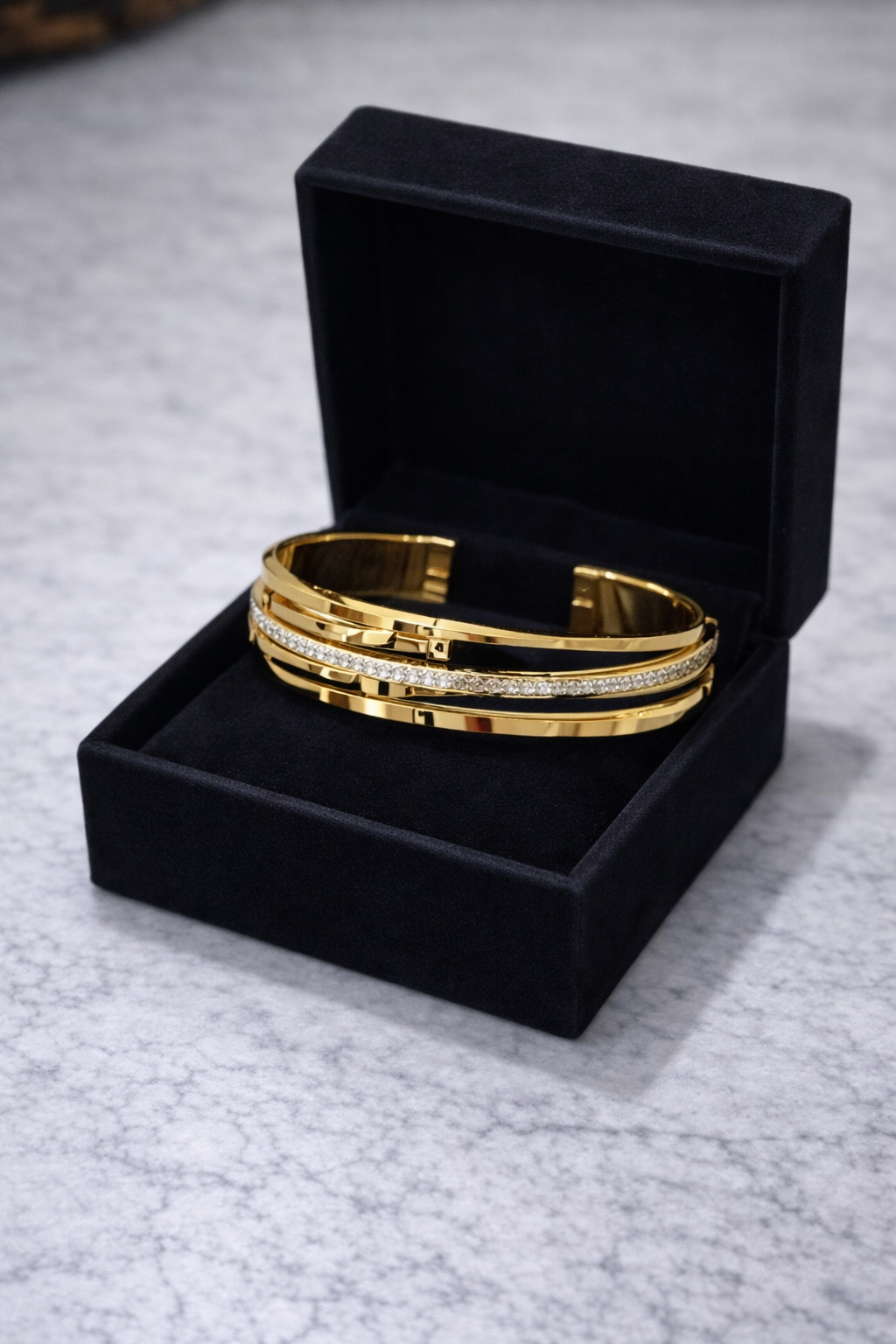 file_00000000b16071f88bf8657c51e566b9 EverShine Anti-Tarnish Gold Bracelet for women. - Image 1