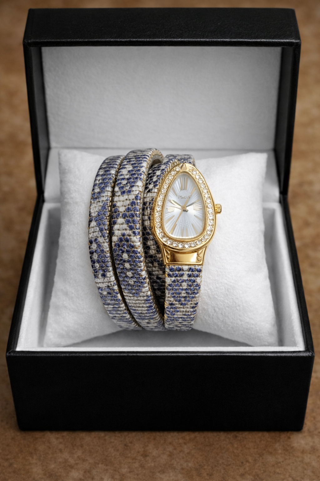 file_00000000bc4072079b3fcb1d7714775f (1) Luxury Snake Pattern Anti-Tarnish Bracelet Watch for Women. - Image 1
